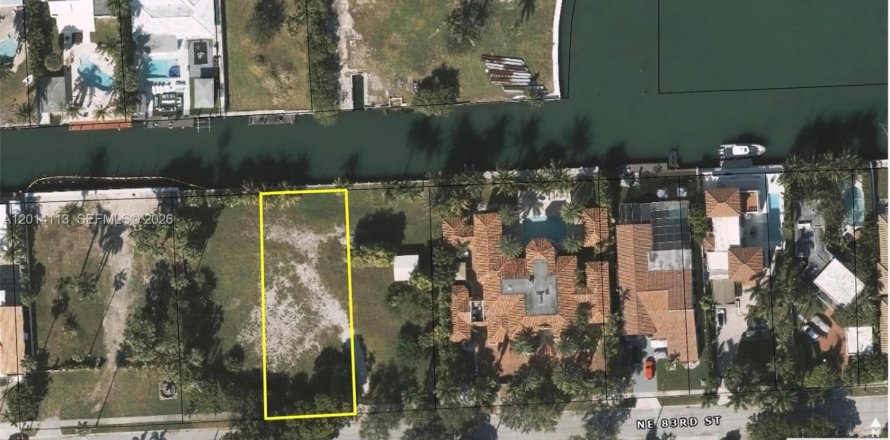 Land in Miami, Florida № 2076196