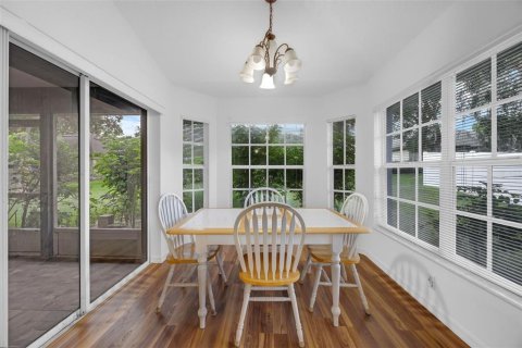 House in Tavares, Florida 4 bedrooms, 177.16 sq.m. № 1812539 - photo 20