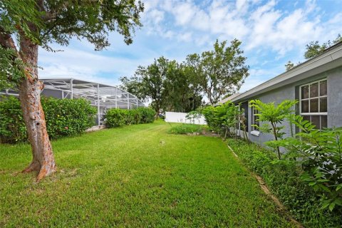 House in Tavares, Florida 4 bedrooms, 177.16 sq.m. № 1812539 - photo 4