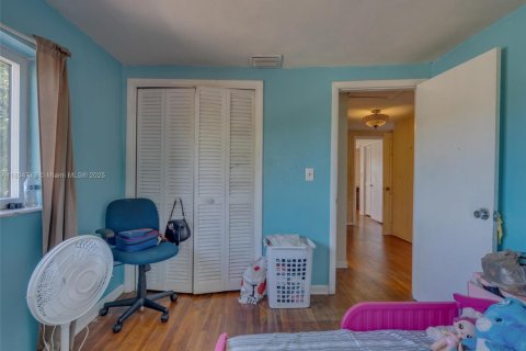 Купить виллу или дом в Лодердейл-Лейкс, Флорида 5 спален, 210.8м2, № 1947135 - фото 26