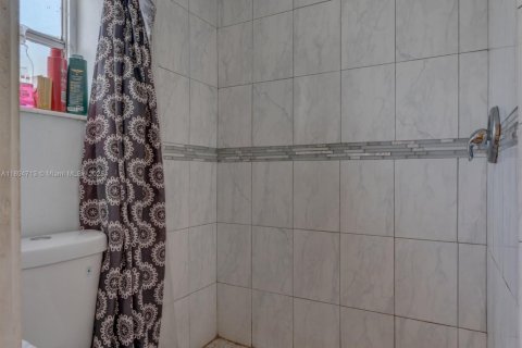 Купить виллу или дом в Лодердейл-Лейкс, Флорида 5 спален, 210.8м2, № 1947135 - фото 19