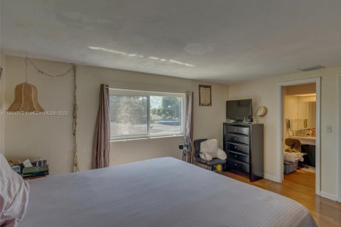 Купить виллу или дом в Лодердейл-Лейкс, Флорида 5 спален, 210.8м2, № 1947135 - фото 15