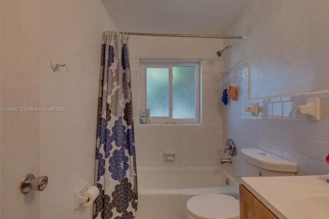 Купить виллу или дом в Лодердейл-Лейкс, Флорида 5 спален, 210.8м2, № 1947135 - фото 28