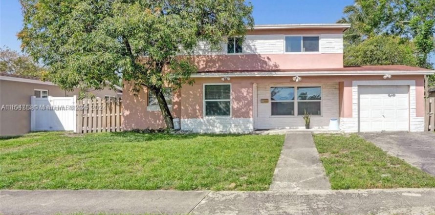 Villa ou maison à Lauderdale Lakes, Floride 5 chambres, 210.8 m2 № 1947135