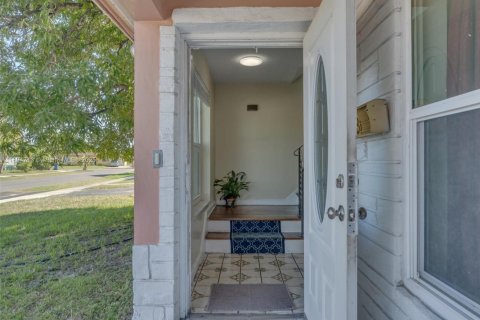 Купить виллу или дом в Лодердейл-Лейкс, Флорида 5 спален, 210.8м2, № 1947135 - фото 6