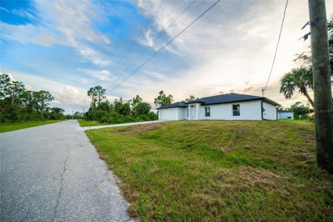 Casa en venta en Port Charlotte, Florida, 3 dormitorios, 125.88 m2 № 1821495 - foto 18