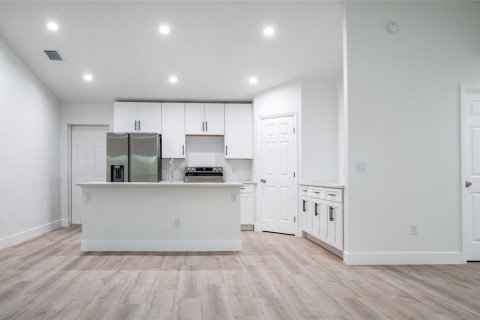 Casa en venta en Port Charlotte, Florida, 3 dormitorios, 125.88 m2 № 1821495 - foto 3