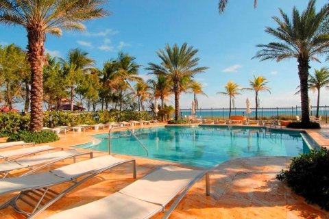 Condo in Fort Lauderdale, Florida, 2 bedrooms  № 1161623 - photo 1