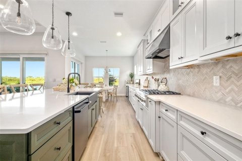 House in Lakewood Ranch, Florida 4 bedrooms, 339.19 sq.m. № 1777969 - photo 3