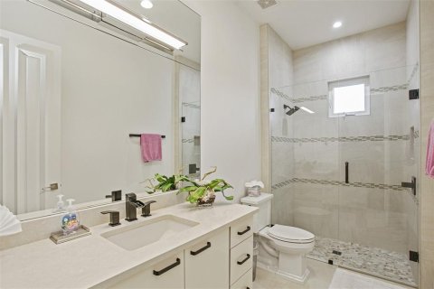 Casa en alquiler en Orlando, Florida, 6 dormitorios, 484.67 m2 № 1915429 - foto 22