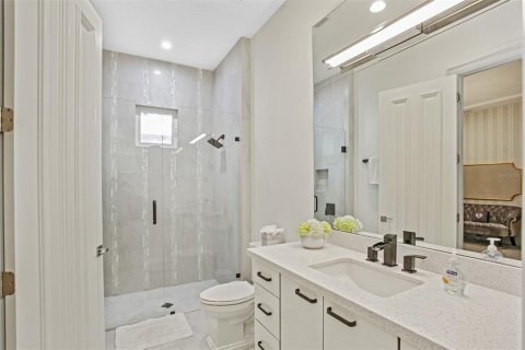 Casa en alquiler en Orlando, Florida, 6 dormitorios, 484.67 m2 № 1915429 - foto 28