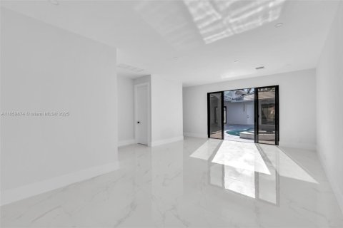 Casa en venta en Weston, Florida, 7 dormitorios, 374.3 m2 № 1889551 - foto 14