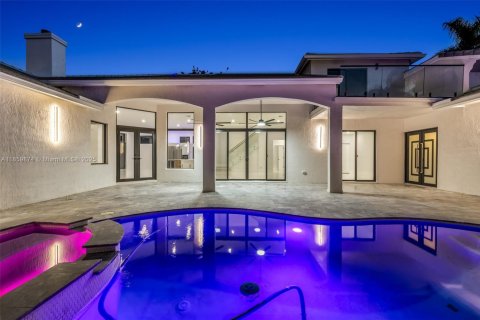Casa en venta en Weston, Florida, 7 dormitorios, 374.3 m2 № 1889551 - foto 28