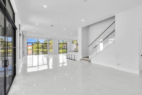 Casa en venta en Weston, Florida, 7 dormitorios, 374.3 m2 № 1889551 - foto 19