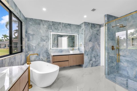 Casa en venta en Weston, Florida, 7 dormitorios, 374.3 m2 № 1889551 - foto 16