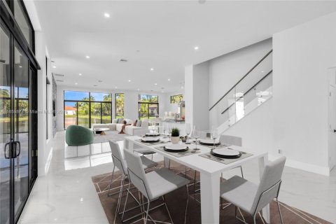 Casa en venta en Weston, Florida, 7 dormitorios, 374.3 m2 № 1889551 - foto 8