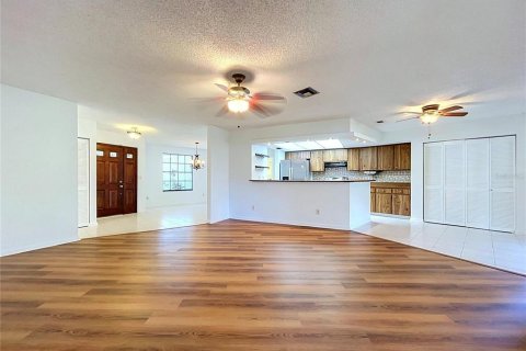 House in Lutz, Florida 3 bedrooms, 151.71 sq.m. № 2396400 - photo 17