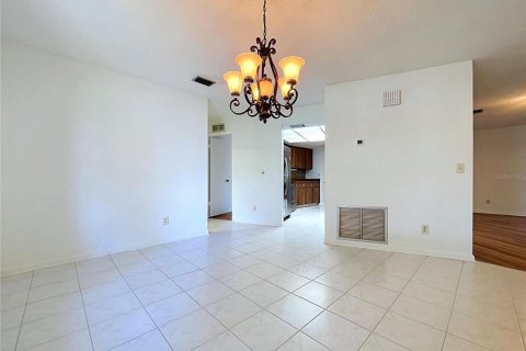 House in Lutz, Florida 3 bedrooms, 151.71 sq.m. № 2396400 - photo 11