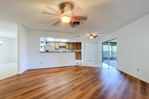 House in Lutz, Florida 3 bedrooms, 151.71 sq.m. № 2396400 - photo 16