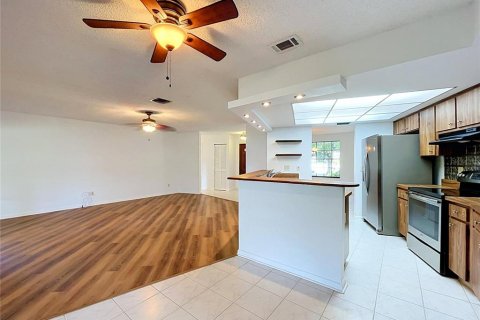 House in Lutz, Florida 3 bedrooms, 151.71 sq.m. № 2396400 - photo 21