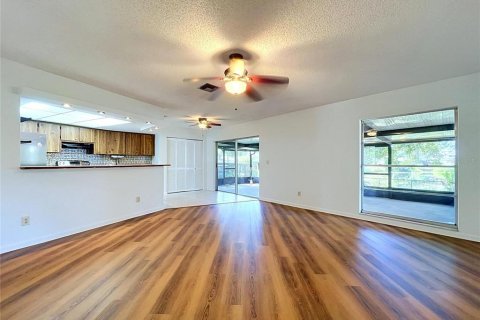 House in Lutz, Florida 3 bedrooms, 151.71 sq.m. № 2396400 - photo 14