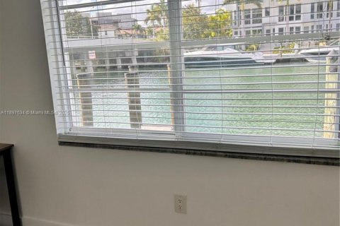 Casa en venta en Miami Beach, Florida, 1 dormitorio, 69.49 m2 № 1951448 - foto 13