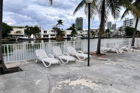 Casa en venta en Miami Beach, Florida, 1 dormitorio, 69.49 m2 № 1951448 - foto 23