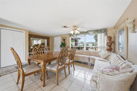 Villa ou maison à vendre à Port Richey, Floride: 3 chambres, 150.69 m2 № 2092403 - photo 4