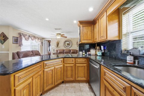 Villa ou maison à vendre à Port Richey, Floride: 3 chambres, 150.69 m2 № 2092403 - photo 12