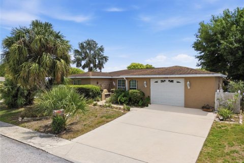 Villa ou maison à vendre à Port Richey, Floride: 3 chambres, 150.69 m2 № 2092403 - photo 2