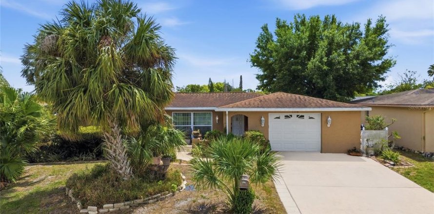 Villa ou maison à Port Richey, Floride 3 chambres, 150.69 m2 № 2092403