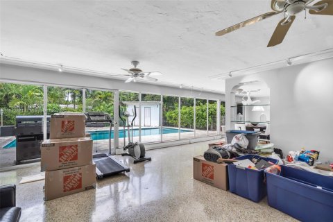 House in Miami Shores, Florida 5 bedrooms, 268.67 sq.m. № 1787148 - photo 17