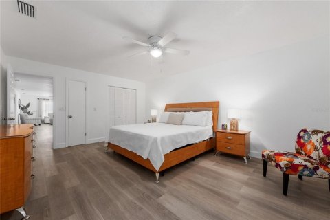 House in Avon Park, Florida 3 bedrooms, 180.79 sq.m. № 1872934 - photo 23