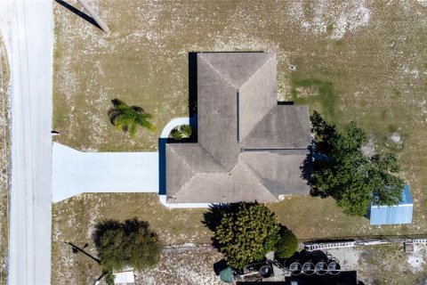House in Avon Park, Florida 3 bedrooms, 180.79 sq.m. № 1872934 - photo 2