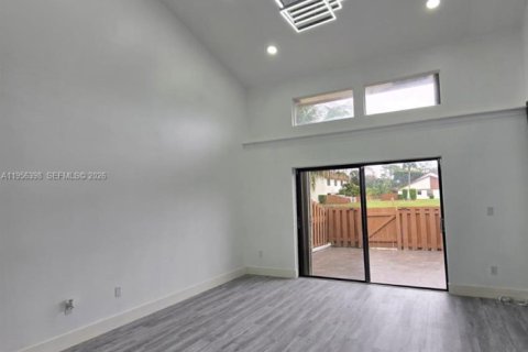 Touwnhouse à louer à Greenacres, Floride: 3 chambres, 112.6 m2 № 2012029 - photo 4