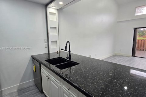 Touwnhouse à louer à Greenacres, Floride: 3 chambres, 112.6 m2 № 2012029 - photo 13