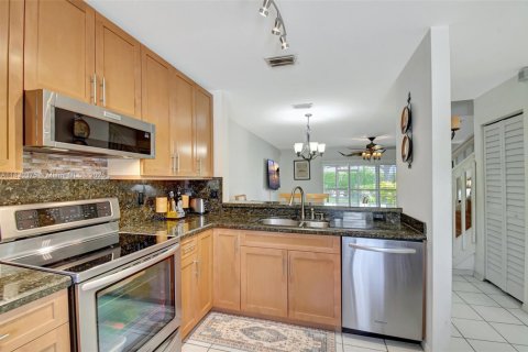 Adosado en venta en Pembroke Pines, Florida, 3 dormitorios, 126.44 m2 № 1779461 - foto 2