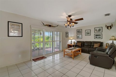Adosado en venta en Pembroke Pines, Florida, 3 dormitorios, 126.44 m2 № 1779461 - foto 16