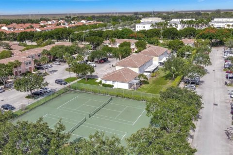 Adosado en venta en Pembroke Pines, Florida, 3 dormitorios, 126.44 m2 № 1779461 - foto 12