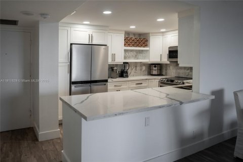 Condominio en venta en Hollywood, Florida, 1 dormitorio, 77.29 m2 № 1974579 - foto 5