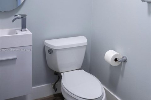 Condominio en venta en Hollywood, Florida, 1 dormitorio, 77.29 m2 № 1974579 - foto 10