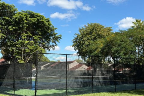 Touwnhouse à vendre à Miami, Floride: 3 chambres, 147.9 m2 № 2033544 - photo 19