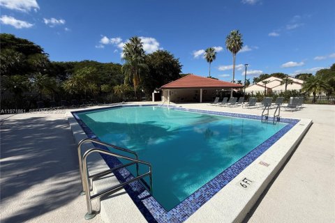 Touwnhouse à vendre à Miami, Floride: 3 chambres, 147.9 m2 № 2033544 - photo 22