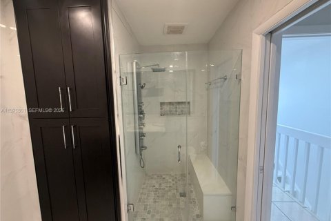 Touwnhouse à vendre à Miami, Floride: 3 chambres, 147.9 m2 № 2033544 - photo 12