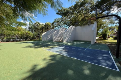 Touwnhouse à vendre à Miami, Floride: 3 chambres, 147.9 m2 № 2033544 - photo 20
