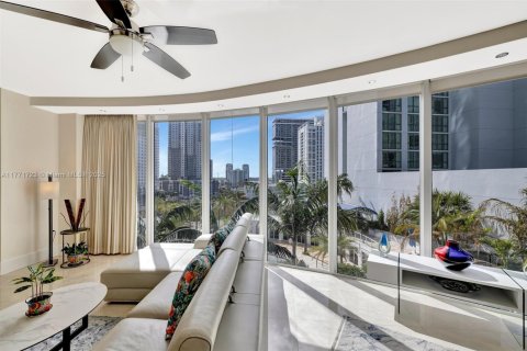 Condominio en venta en Fort Lauderdale, Florida, 2 dormitorios, 141.4 m2 № 1711467 - foto 14
