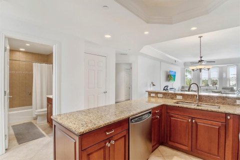 Снять в аренду кондоминиум в Лейквуд Ранч, Флорида 6 комнат, 128.58м2, № 1528942 - фото 10