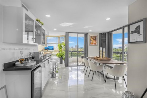 Condo in Aventura, Florida, 2 bedrooms  № 1972000 - photo 6