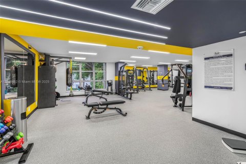 Condo in Aventura, Florida, 2 bedrooms  № 1972000 - photo 29