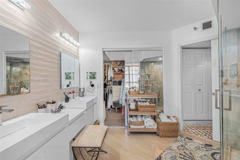 Condo in Aventura, Florida, 2 bedrooms  № 1972000 - photo 20
